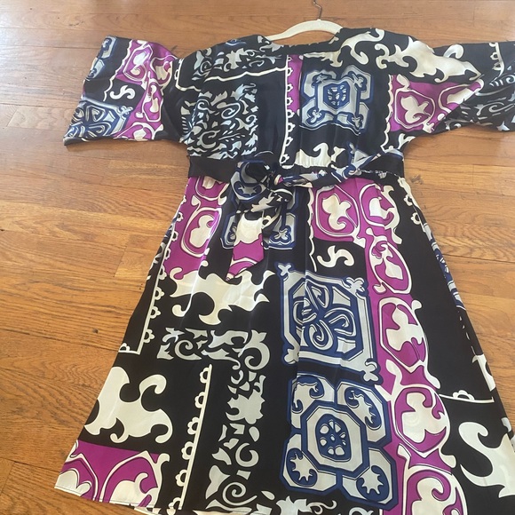 Alice & Trixie v-neck silk dress - size s - Picture 8 of 8